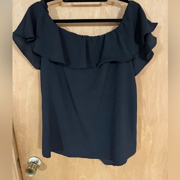 LES AMIS- black off shoulder blouse - Picture 2 of 3